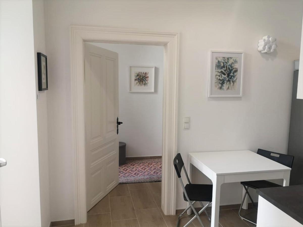 Ferienwohnung Ruhige Art-Garconniere mit Balkon Wien Exterior foto