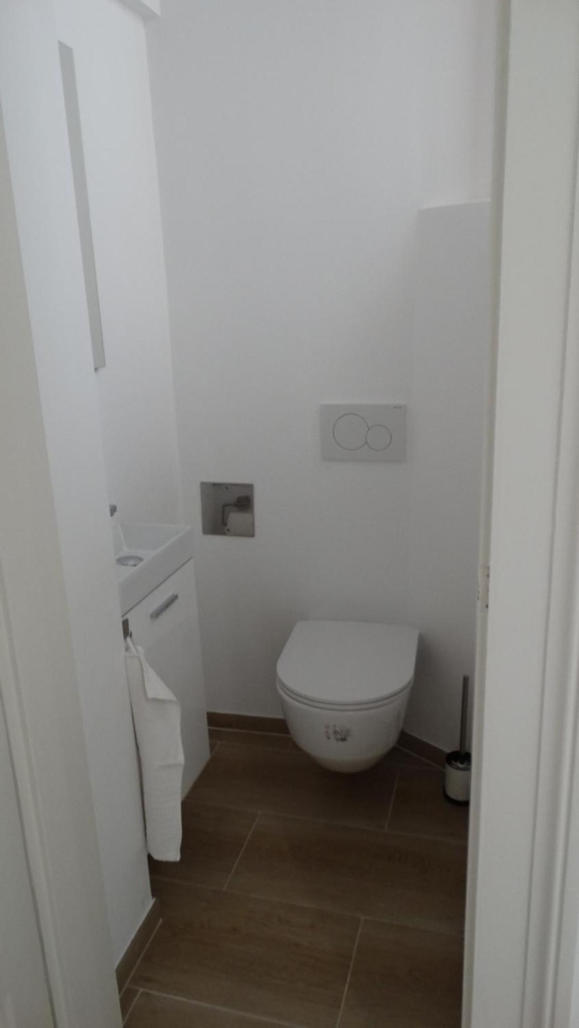 Ferienwohnung Ruhige Art-Garconniere mit Balkon Wien Exterior foto